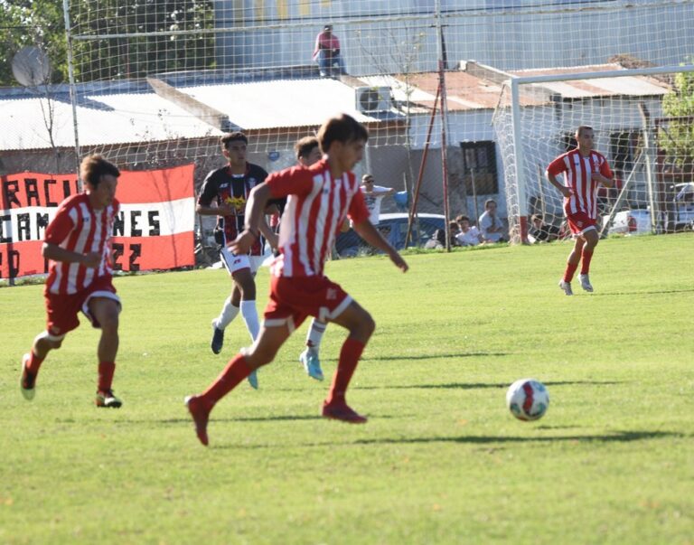 Atlético y Estrada son líderes en la “A” y en la “B”