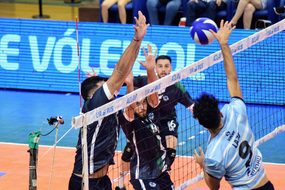 Se inicia la final de la Liga Argentina de Voleibol entre Ciudad y Policial Formosa