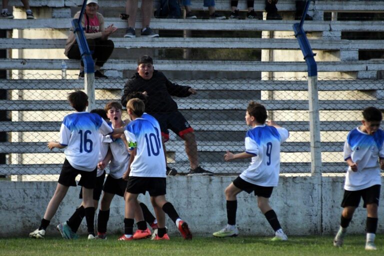 Sub 13: Gran victoria de Ayacucho en Balcarce