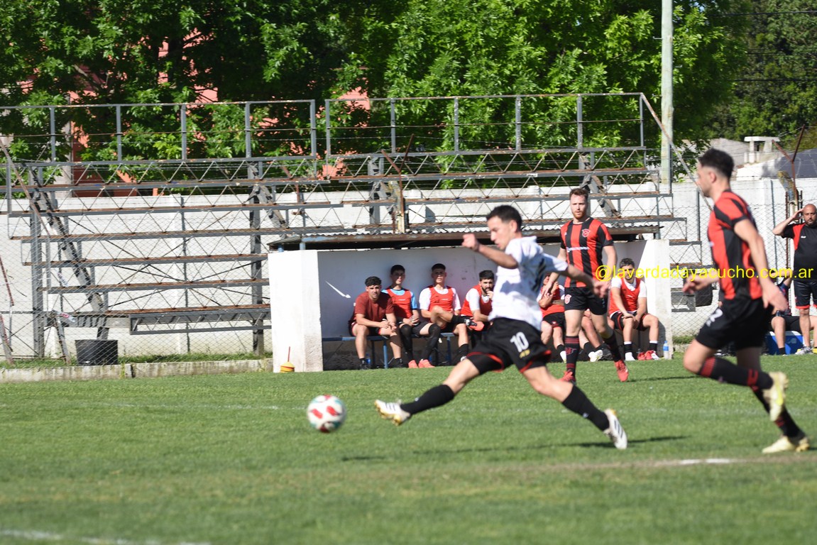 URD: Sarmiento ganó de local y Defensores goleó en Rauch