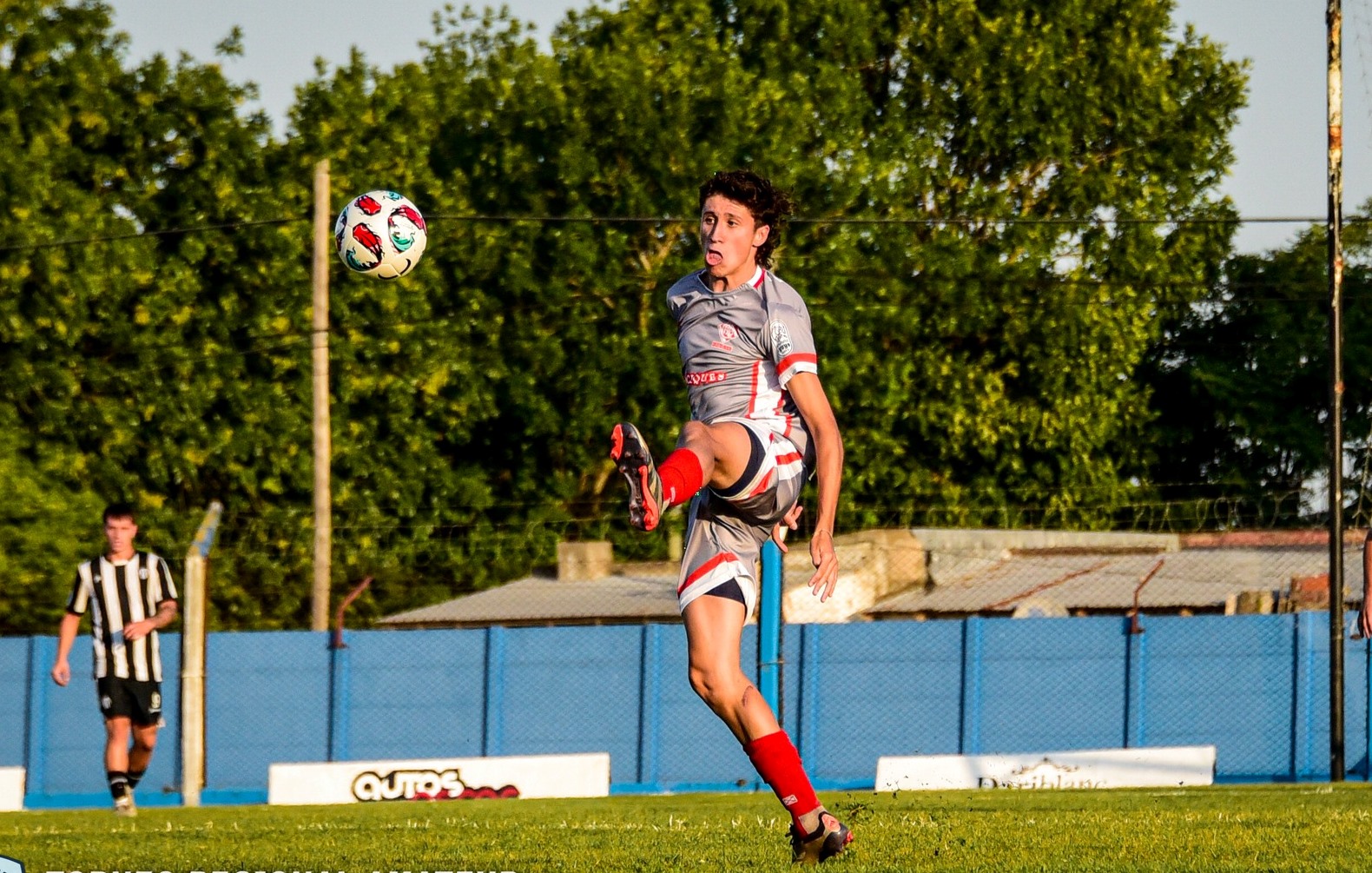 Billone Carpio el arbitro para Ferro de Pico y Atlético Ayacucho